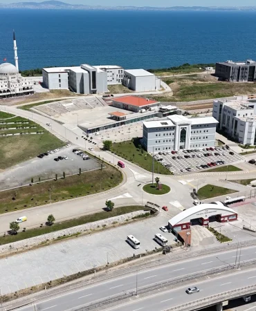 Yalova Üniversitesi Tıp Fakültesi’nde Yeni Dönem Başlıyor: Öğrenciler Eğitimlerine Yalova’da Başlayacak