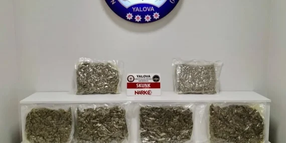 Yalova’da Narkotik Operasyonu: 11 Kilo 185 Gram Uyuşturucu Ele Geçirildi, 2 Şüpheli Tutuklandı 24 Yalova’da Narkotik Operasyonu: 11 Kilo 185 Gram Uyuşturucu Ele Geçirildi, 2 Şüpheli Tutuklandı