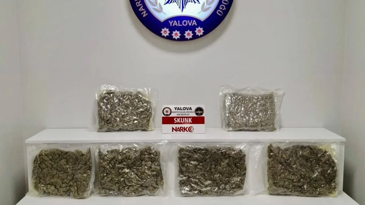 Yalova’da Narkotik Operasyonu: 11 Kilo 185 Gram Uyuşturucu Ele Geçirildi, 2 Şüpheli Tutuklandı