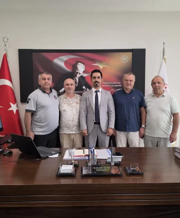 Yalova Tokatlılar Derneği’nden Başhekim Dr. Öğr. Üyesi Seçkin Özcan’a Hayırlı Olsun Ziyareti 2 Yalova Tokatlılar Derneği’nden Başhekim Dr. Öğr. Üyesi Seçkin Özcan’a Hayırlı Olsun Ziyareti