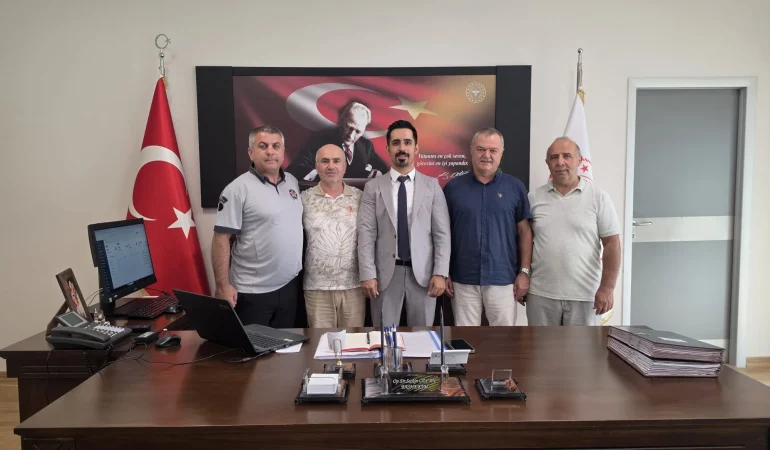 Yalova Tokatlılar Derneği’nden Başhekim Dr. Öğr. Üyesi Seçkin Özcan’a Hayırlı Olsun Ziyareti 1 Yalova Tokatlılar Derneği’nden Başhekim Dr. Öğr. Üyesi Seçkin Özcan’a Hayırlı Olsun Ziyareti