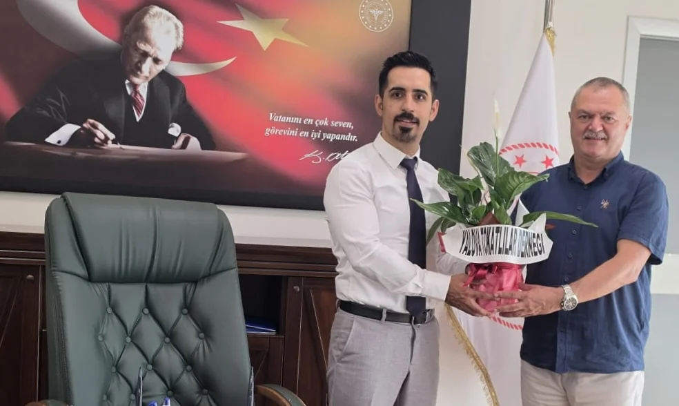 Yalova Tokatlılar Derneği’nden Başhekim Dr. Öğr. Üyesi Seçkin Özcan’a Hayırlı Olsun Ziyareti 4 Yalova Tokatlılar Derneği’nden Başhekim Dr. Öğr. Üyesi Seçkin Özcan’a Hayırlı Olsun Ziyareti