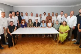 Yalova’da siyasi dengeler değişti: 15 CHP’li belediye meclis üyesi YENİ Parti’ye katıldı 47 Yalova’da Siyasi Dengeleri Değiştiren Hamle: 15 CHP’li Meclis Üyesi Yeni Parti’ye Katıldı