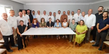 Yalova’da siyasi dengeler değişti: 15 CHP’li belediye meclis üyesi YENİ Parti’ye katıldı 104 Yalova’da Siyasi Dengeleri Değiştiren Hamle: 15 CHP’li Meclis Üyesi Yeni Parti’ye Katıldı