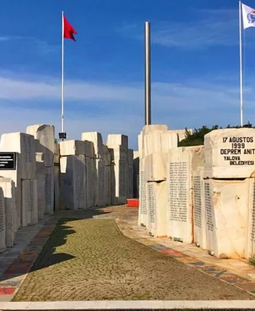 Marmara Depremi Şehitleri Yalova'da Anılacak: 17 Ağustos'un 27. Yılında Kapsamlı Anma Programı