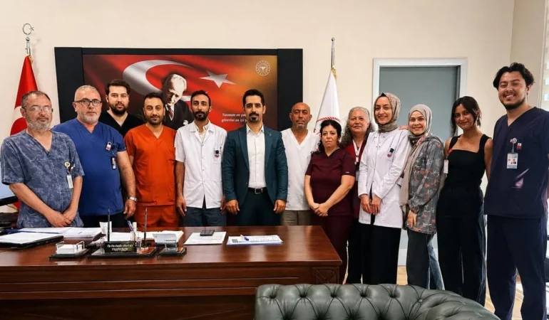 Yalova Eğitim ve Araştırma Hastanesi’nde Başhekim Seçkin Özcan’a Hayırlı Olsun Ziyaretleri Sürüyor 1 Yalova Eğitim ve Araştırma Hastanesi’nde Başhekim Seçkin Özcan’a Hayırlı Olsun Ziyaretleri Sürüyor