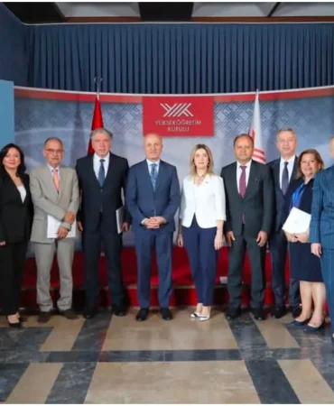 Yalova Üniversitesi Rektörü Prof. Dr. Mehmet Bahçekapılı Mazbatasını Aldı 2 Yalova Üniversitesi Rektörü Prof. Dr. Mehmet Bahçekapılı Mazbatasını Aldı