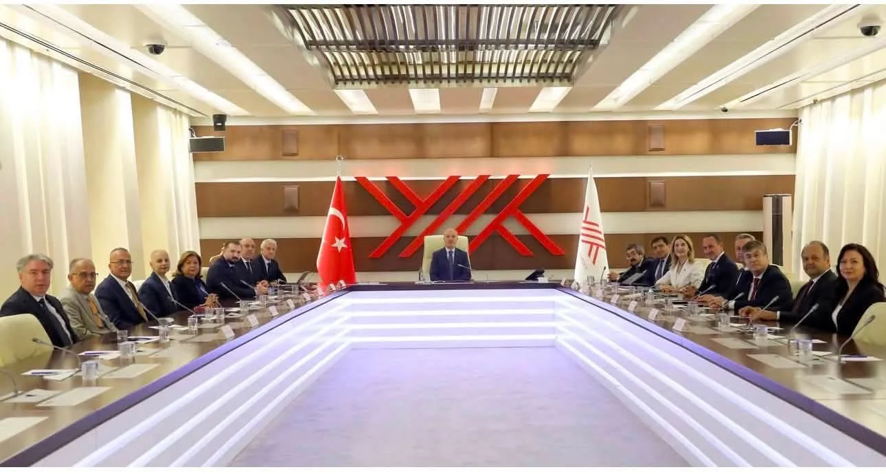 Yalova Üniversitesi Rektörü Prof. Dr. Mehmet Bahçekapılı Mazbatasını Aldı
