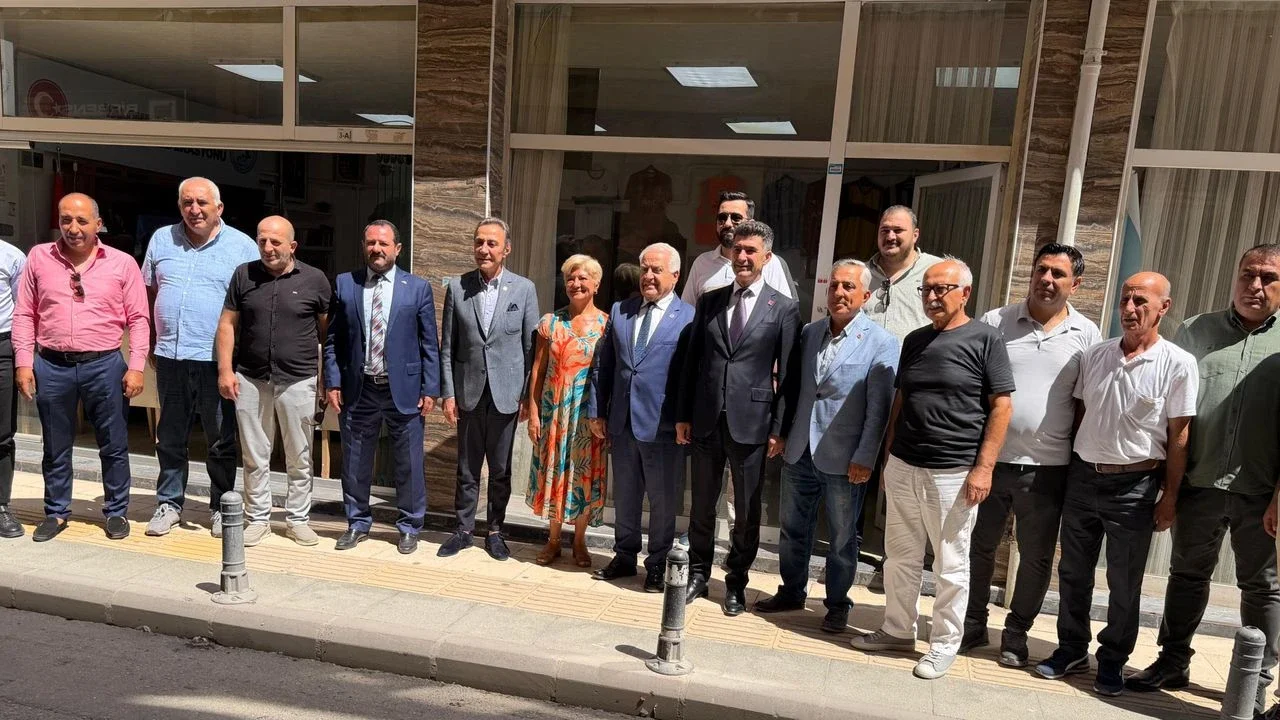 CHP Heyeti Yalova Anadolu Dernekleri Federasyonu’nu Ziyaret Etti: Gündemde Aile Yapısı ve Deprem Riski