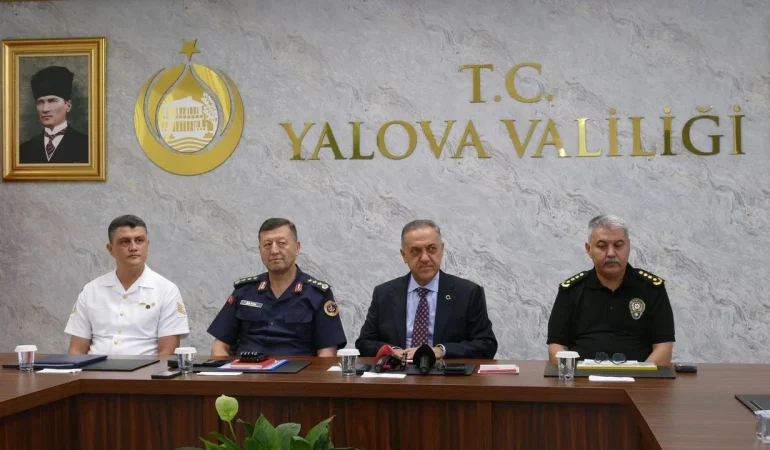 Yalova Valiliği 6 Aylık Güvenlik Bilançosunu Açıkladı: Uyuşturucu Operasyonlarında 90 Şüphelinin Tamamı Tutuklandı 6 Yalova Valiliği 6 Aylık Güvenlik Bilançosunu Açıkladı: Uyuşturucu Operasyonlarında 90 Şüphelinin Tamamı Tutuklandı
