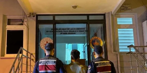 Sosyal Medyada Genç Kızları Hedef Alıyordu! Altınova’da Yakalandı