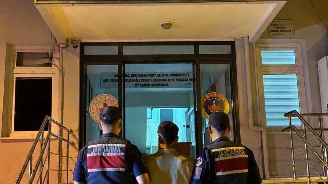 Sosyal Medyada Genç Kızları Hedef Alıyordu! Altınova’da Yakalandı