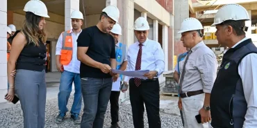 Yalova’nın Yeni Valilik Binasında Sona Doğru: Vali Usta Şantiyede İncelemelerde Bulundu 6 Yalova’nın Yeni Valilik Binasında Sona Doğru: Vali Usta Şantiyede İncelemelerde Bulundu
