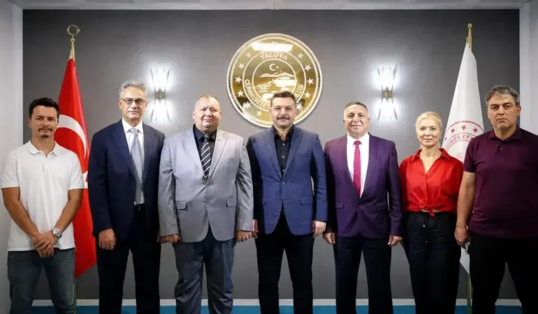 Yalova Gazeteciler Cemiyeti’nden Başsavcı Büyükkurt’a Anlamlı Ziyaret 6 Yalova Gazeteciler Cemiyeti’nden Başsavcı Büyükkurt’a Anlamlı Ziyaret