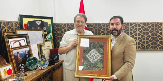 Hasan Soygüzel’den Ahmet Özhan’a Anlamlı Mesaj: “Nazik Ziyaretleriyle Bizleri Onurlandırdı” 16 Hasan Soygüzel’den Ahmet Özhan’a Anlamlı Mesaj: “Nazik Ziyaretleriyle Bizleri Onurlandırdı”