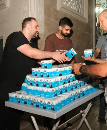 Çiftlikköy’de Mevlid Kandili Bereketi: 4 Bin Kutu Kandil Simidi Dağıtıldı 9 Çiftlikköy’de Mevlid Kandili Bereketi: 4 Bin Kutu Kandil Simidi Dağıtıldı