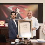 Yalova Belediye Başkanı Mehmet Gürel’den Başhekim Seçkin Özcan’a Hayırlı Olsun Ziyareti 29 Yalova Belediye Başkanı Mehmet Gürel’den Başhekim Seçkin Özcan’a Hayırlı Olsun Ziyareti