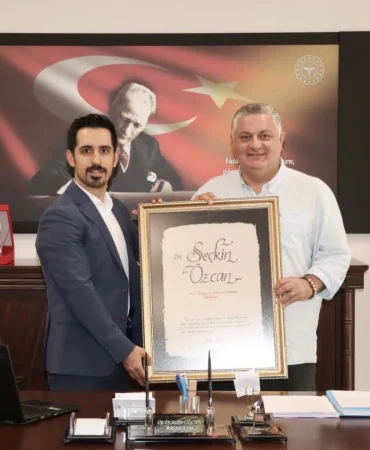 Yalova Belediye Başkanı Mehmet Gürel’den Başhekim Seçkin Özcan’a Hayırlı Olsun Ziyareti 9 Yalova Belediye Başkanı Mehmet Gürel’den Başhekim Seçkin Özcan’a Hayırlı Olsun Ziyareti