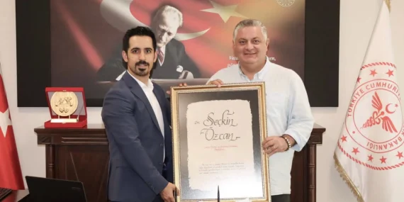 Yalova Belediye Başkanı Mehmet Gürel’den Başhekim Seçkin Özcan’a Hayırlı Olsun Ziyareti 14 Yalova Belediye Başkanı Mehmet Gürel’den Başhekim Seçkin Özcan’a Hayırlı Olsun Ziyareti