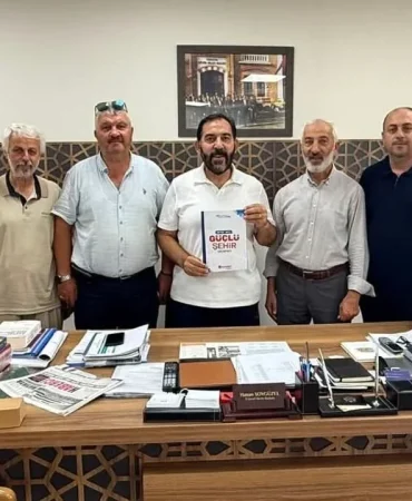 Saadet Partisi’nden Hasan Soygüzel’e Ziyaret: “Yalova’nın Geleceği İçin Çalışıyoruz” 2 Saadet Partisi’nden Hasan Soygüzel’e Ziyaret: “Yalova’nın Geleceği İçin Çalışıyoruz”