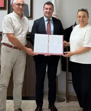 Yalova’da Bir Çocuk Daha Koruyucu Ailesine Kavuştu 9 Yalova’da Bir Çocuk Daha Koruyucu Ailesine Kavuştu