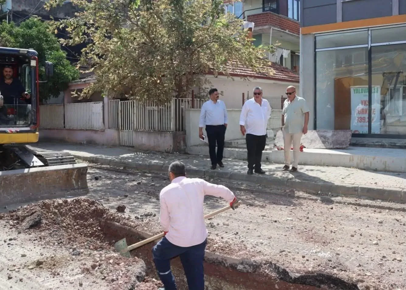 Gürel, Dere Mahallesi’ndeki Çalışmaları Yerinde İnceledi