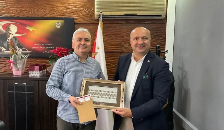Başkan Avni Kurt’tan Emniyet Müdürü Sinan Tiryaki’ye Hayırlı Olsun Ziyareti 6 Başkan Avni Kurt’tan Emniyet Müdürü Sinan Tiryaki’ye Hayırlı Olsun Ziyareti