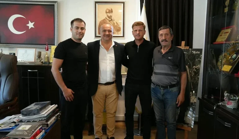 Çınarcık’ta Moldova Temasları: Komrat Heyetinden Başkan Avni Kurt’a Ziyaret 1 Çınarcık’ta Moldova Temasları: Komrat Heyetinden Başkan Avni Kurt’a Ziyaret