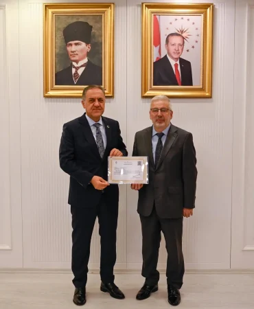 Yalova Müftüsü İlyas Yılmaztürk Rize’ye Atandı: Vali Usta’dan Veda Ziyareti 7 Yalova Valisi Usta’dan Rize’ye Atanan Müftü Yılmaztürk’e Veda Ziyareti