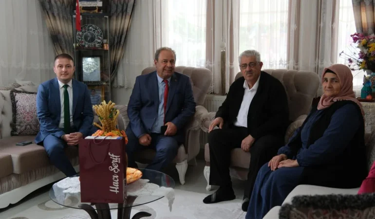 Çiftlikköy’de Gaziler Günü’nde Anlamlı Ziyaretler 1 Çiftlikköy’de Gaziler Günü’nde Anlamlı Ziyaretler