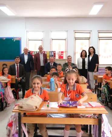 ÇİFTLİKKÖY’DE YENİ EĞİTİM YILI COŞKUYLA BAŞLADI 10 ÇİFTLİKKÖY’DE YENİ EĞİTİM YILI COŞKUYLA BAŞLADI
