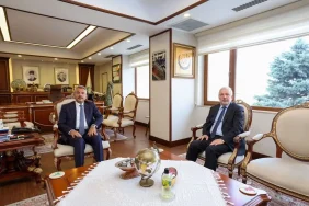Rize Valisi Baydaş, Yeni İl Müftüsü Yılmaztürk’ü Makamında Kabul Etti 12 Rize Valisi Baydaş, Yeni İl Müftüsü Yılmaztürk’ü Makamında Kabul Etti
