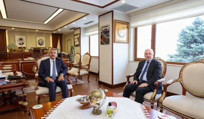 Rize Valisi Baydaş, Yeni İl Müftüsü Yılmaztürk’ü Makamında Kabul Etti 1 Rize Valisi Baydaş, Yeni İl Müftüsü Yılmaztürk’ü Makamında Kabul Etti