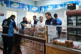 Çiftlikköy’de Okul Kantinlerine Sıkı Denetim: Zabıta Ekipleri Tek Tek Kontrol Etti 12 Çiftlikköy’de Okul Kantinlerine Sıkı Denetim: Zabıta Ekipleri Tek Tek Kontrol Etti