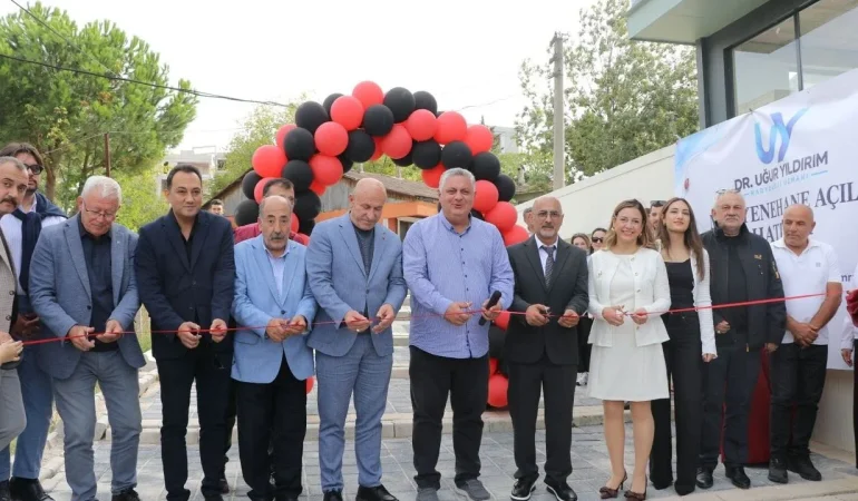 Dr. Uğur Yıldırım’ın Muayenehanesi Törenle Açıldı 10 Dr. Uğur Yıldırım’ın Muayenehanesi Törenle Açıldı