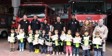 Çiftlikköy’de Minik İtfaiyeciler Görev Başında: İtfaiye İstasyonunda Renkli Buluşma