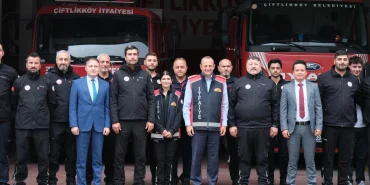 Çiftlikköy’de İtfaiye Haftası Buluşması: Başkan Yele’den İtfaiyecilere Teşekkür 14 Çiftlikköy’de İtfaiye Haftası Buluşması: Başkan Yele’den İtfaiyecilere Teşekkür
