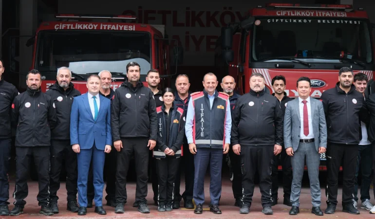 Çiftlikköy’de İtfaiye Haftası Buluşması: Başkan Yele’den İtfaiyecilere Teşekkür 3 Çiftlikköy’de İtfaiye Haftası Buluşması: Başkan Yele’den İtfaiyecilere Teşekkür