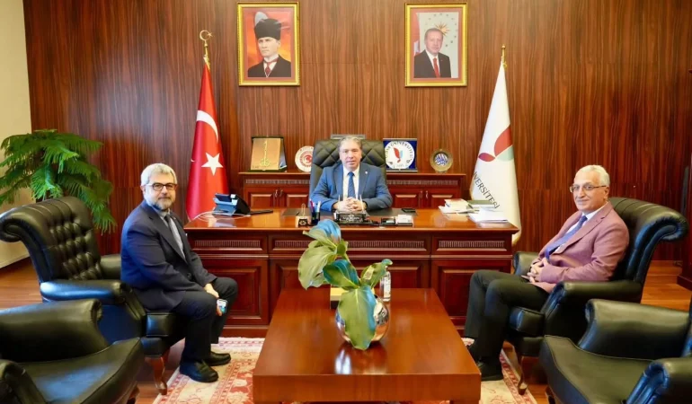 Yalova Sağlık Yönetiminden Üniversiteye Ziyaret: Sağlık ve Akademi İş Birliği Masada 1 Yalova Sağlık Yönetiminden Üniversiteye Ziyaret: Sağlık ve Akademi İş Birliği Masada