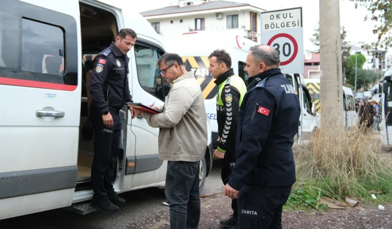 Çiftlikköy’de Okul Servislerine Sıkı Denetim 3 Çiftlikköy’de Okul Servislerine Sıkı Denetim