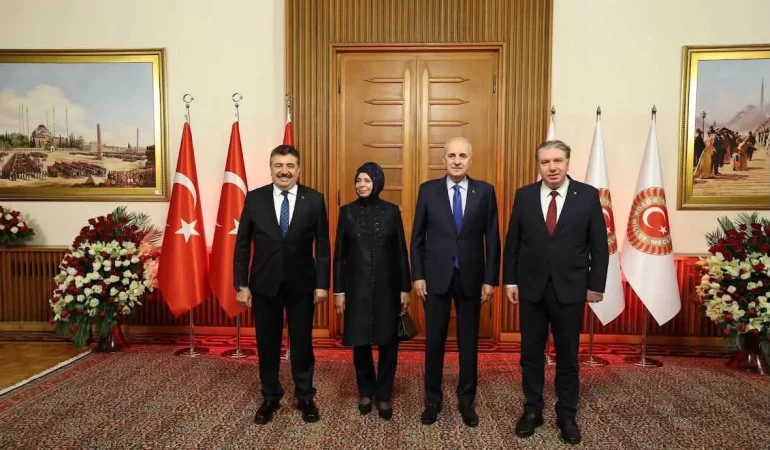 Yalova Üniversitesi Rektörü Bahçekapılı, TBMM’deki Resepsiyona Katıldı 2 Yalova Üniversitesi Rektörü Bahçekapılı, TBMM’deki Resepsiyona Katıldı