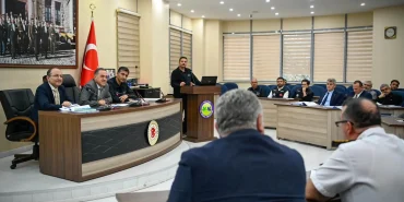 YALOVA’DA AFET KOORDİNASYON TOPLANTISI: 21 EKİM DEPREM TATBİKATI İÇİN HAZIRLIKLAR DEĞERLENDİRİLDİ 21 YALOVA’DA AFET KOORDİNASYON TOPLANTISI: 21 EKİM DEPREM TATBİKATI İÇİN HAZIRLIKLAR DEĞERLENDİRİLDİ