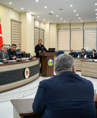 YALOVA’DA AFET KOORDİNASYON TOPLANTISI: 21 EKİM DEPREM TATBİKATI İÇİN HAZIRLIKLAR DEĞERLENDİRİLDİ
