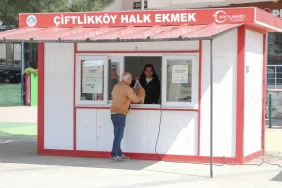 Çiftlikköy’de Halk Ekmek’e Yoğun İlgi: 3 Ayda 70 Bin Ekmek Satıldı 4 Çiftlikköy’de Halk Ekmek’e Yoğun İlgi: 3 Ayda 70 Bin Ekmek Satıldı