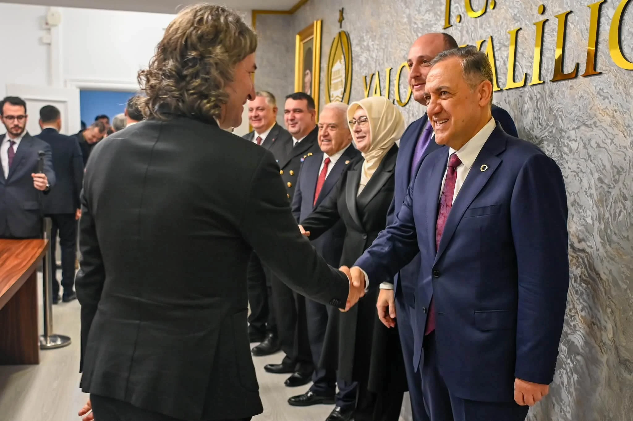 YALOVA’DA CUMHURİYET’İN 103. YILINA VALİLİK MAKAMINDA TEBRİKAT TÖRENİ