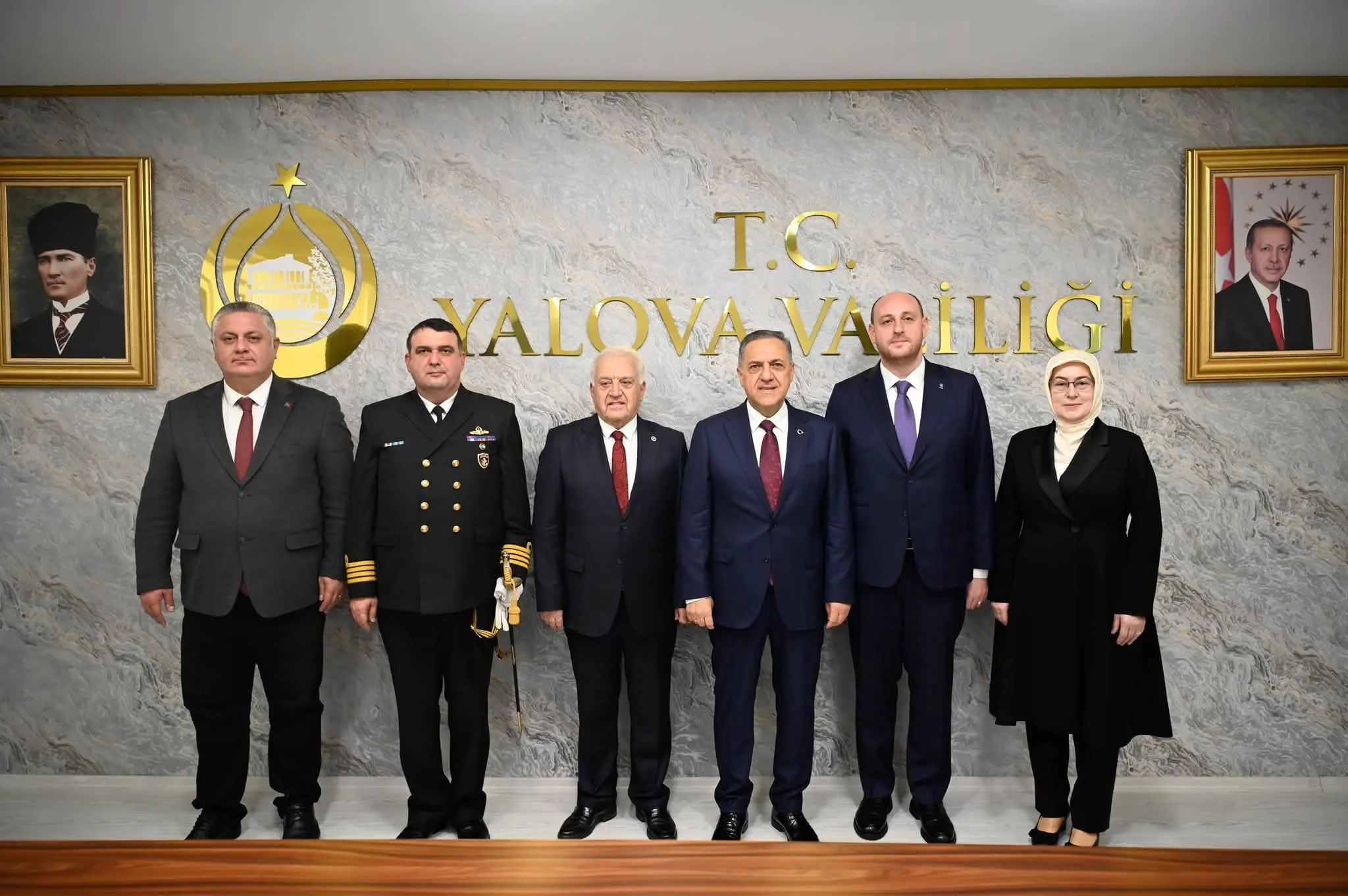 YALOVA’DA CUMHURİYET’İN 103. YILINA VALİLİK MAKAMINDA TEBRİKAT TÖRENİ 4 YALOVA’DA CUMHURİYET’İN 103. YILINA VALİLİK MAKAMINDA TEBRİKAT TÖRENİ