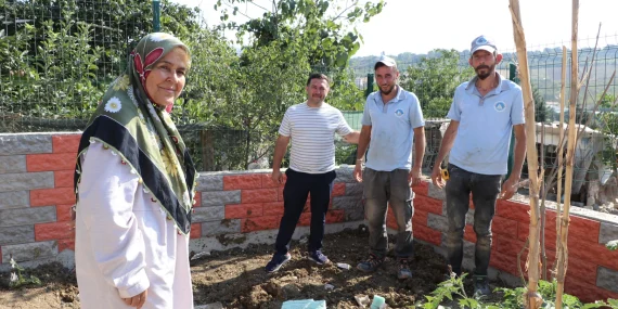Çiftlikköy’de Güler Teyze’nin Kanalizasyon Sorunu Aynı Gün Çözüldü 11 Çiftlikköy’de Güler Teyze’nin Kanalizasyon Sorunu Aynı Gün Çözüldü