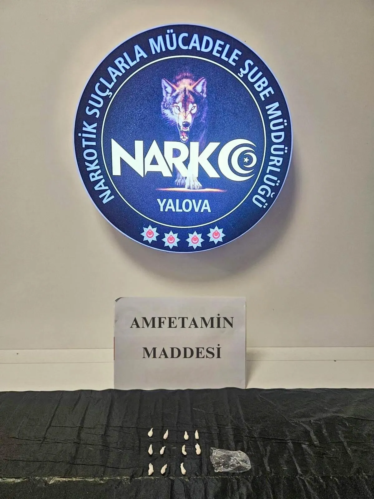 Yalova'da Narkotik Operasyonu: 5 Şüpheli Tutuklandı 4 Yalova'da Narkotik Operasyonu: 5 Şüpheli Tutuklandı