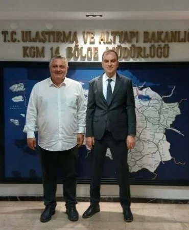 Başkan Gürel’den Karayolları Bölge Müdürü Güneş’e Ziyaret: Yalova’nın Ulaşımı Masaya Yatırıldı 3 Başkan Gürel’den Karayolları Bölge Müdürü Güneş’e Ziyaret: Yalova’nın Ulaşımı Masaya Yatırıldı
