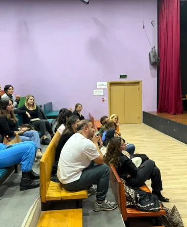 Yalova’da Yetişkin Tiyatro Çalışmaları Şiir Eğitimleriyle Sürüyor